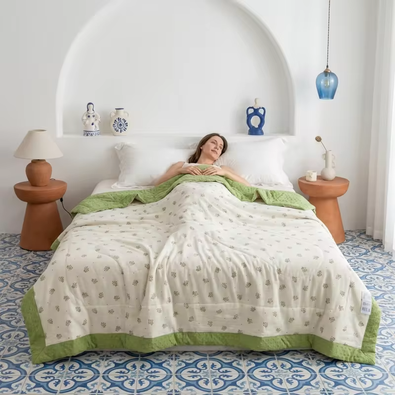 Cooling Bead Summer Quilt – Printed Polyester with Microfiber Filling, Lightweight Breathable Bed Blanket, Puffy Dot Texture for Extra Softness, Skin-Friendly & Machine Washable, Great for Hot Sleepers