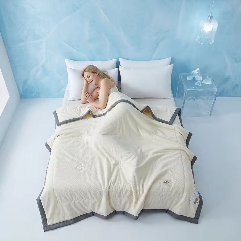 Cool Ice Bean Summer Quilt, Skin-Friendly & Breathable Air Conditioning Quilt, Specially Designed for Heat-Sensitive People, Lightweight And Soft Summer Cool Quilt, Nap Blanket, Multi-Scenario Use, Machine Washable