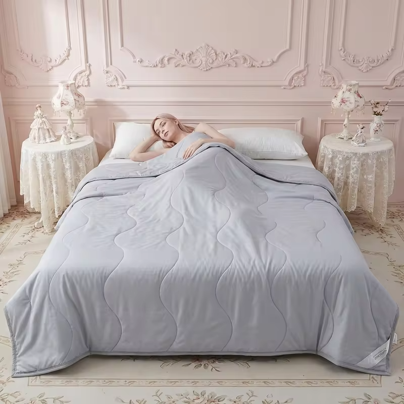 King Size Ice Silk Thin Quilt, Light & Airy Cooling Bedding, Great for Hot Summer Nights